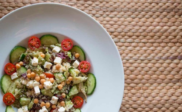 Couscous-Salat mit Kichererbsen und Feta