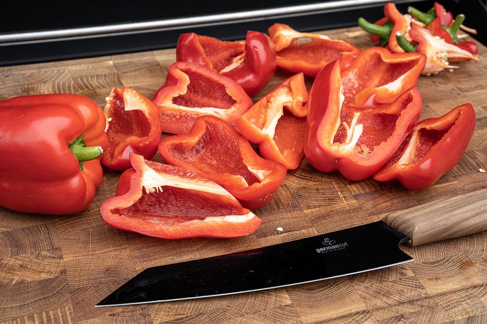 Paprika und Chili vorbereiten