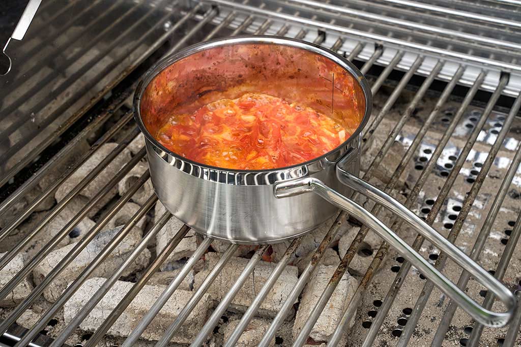 Gemüse im Kochtopf grillen