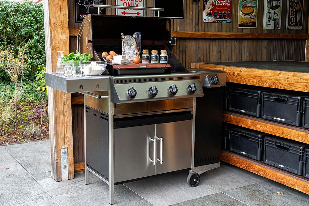 Dry Aged T-Bone an Pide mit Spinat und Schafskäse