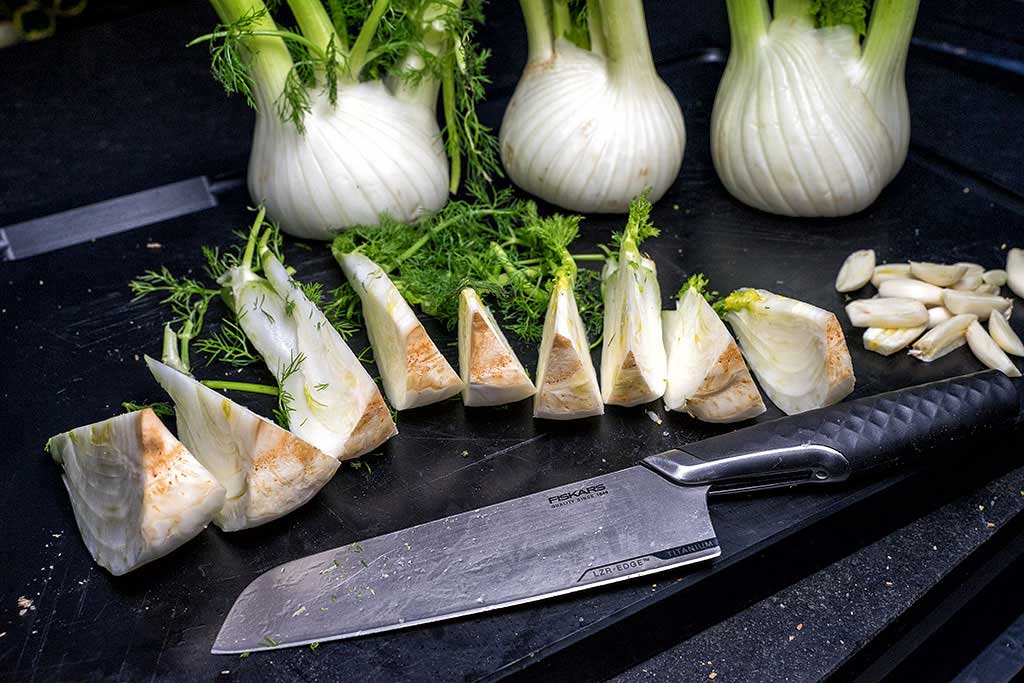 Fenchelknollen schneiden