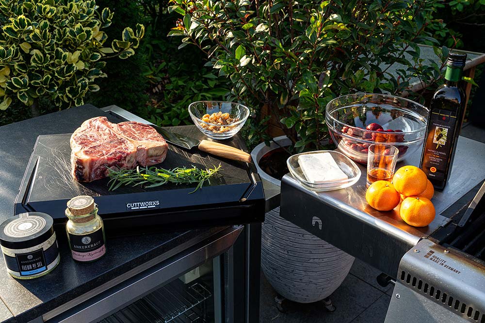 Rote-Bete-Salat mit German Heifer Dry Aged Porterhouse Steak