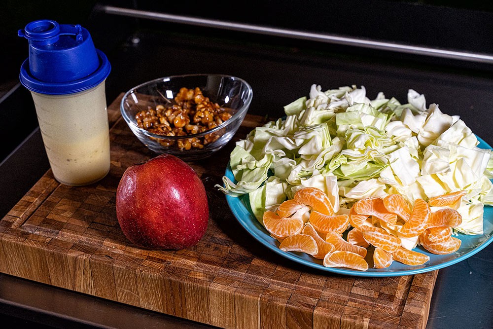 Mandarinen und Apfel vorbereiten