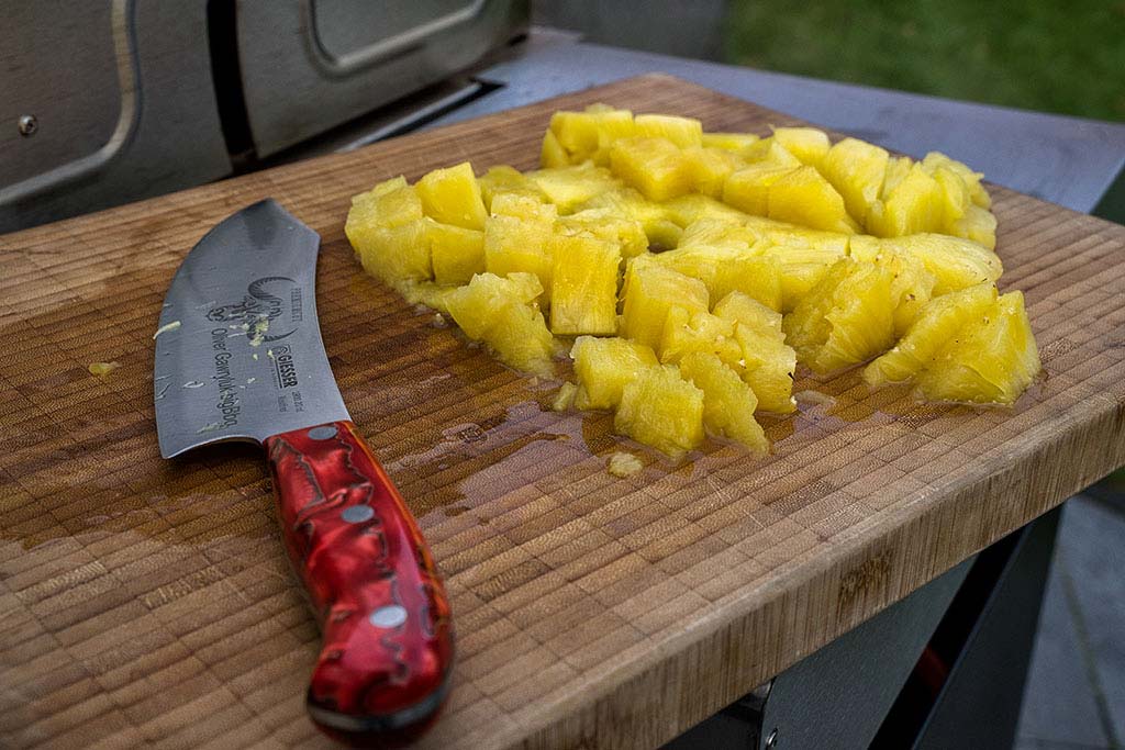 Ananas schneiden
