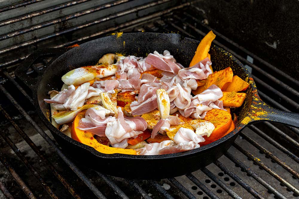 Bei geschlossenem Deckel garen, bis die Hokkaido-Spalten weich sind