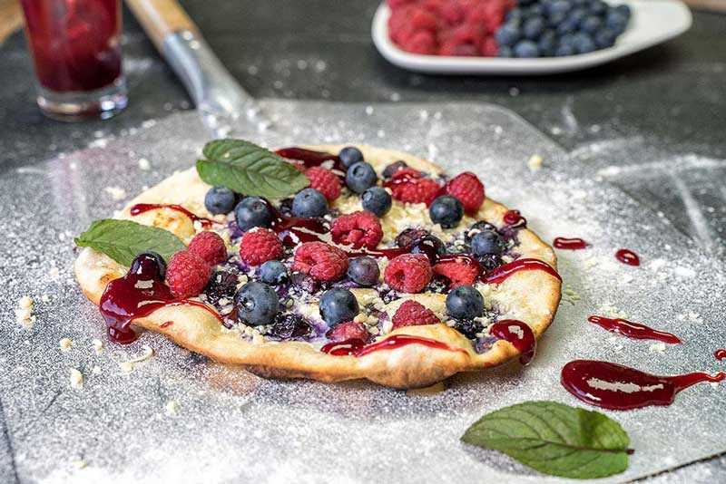 Beeren Pizza vom Grill