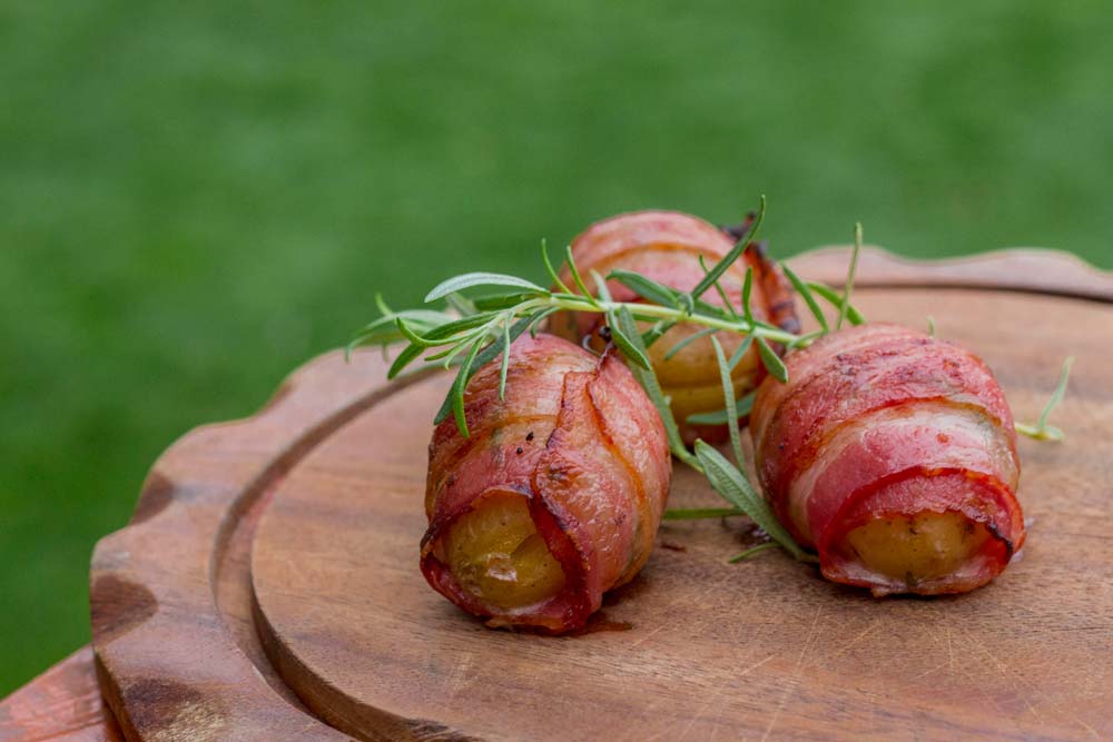 Rosmarinkartoffel im Speckmantel