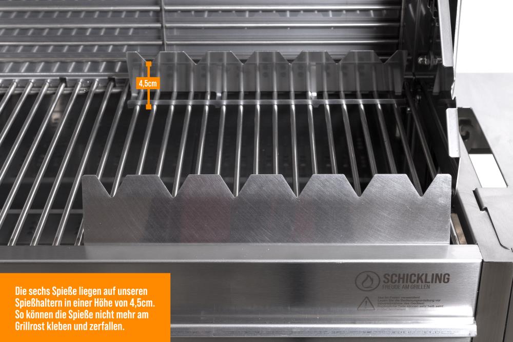 Die Spieße liegen auf dem Halter in 4,5 cm Höhe