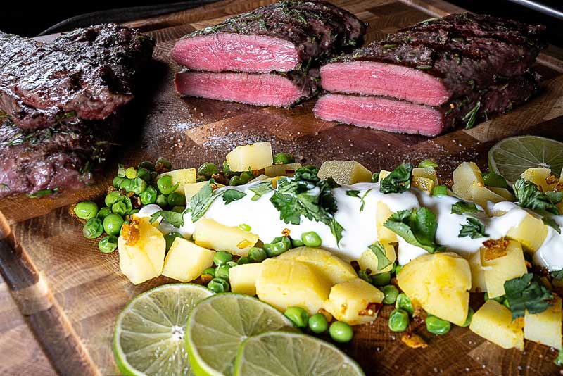 Orientalischer Kartoffelsalat mit Lammlachsen
