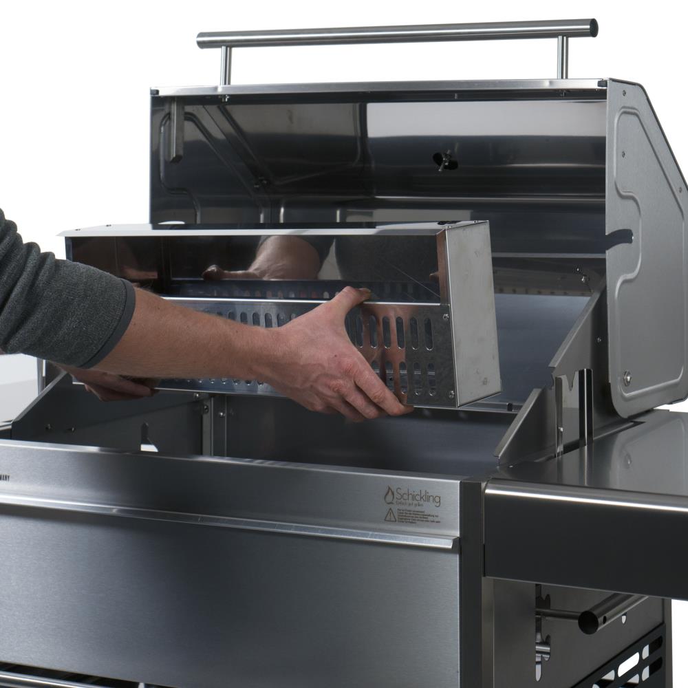 Der Backburner wird einfach in den Grill gestellt