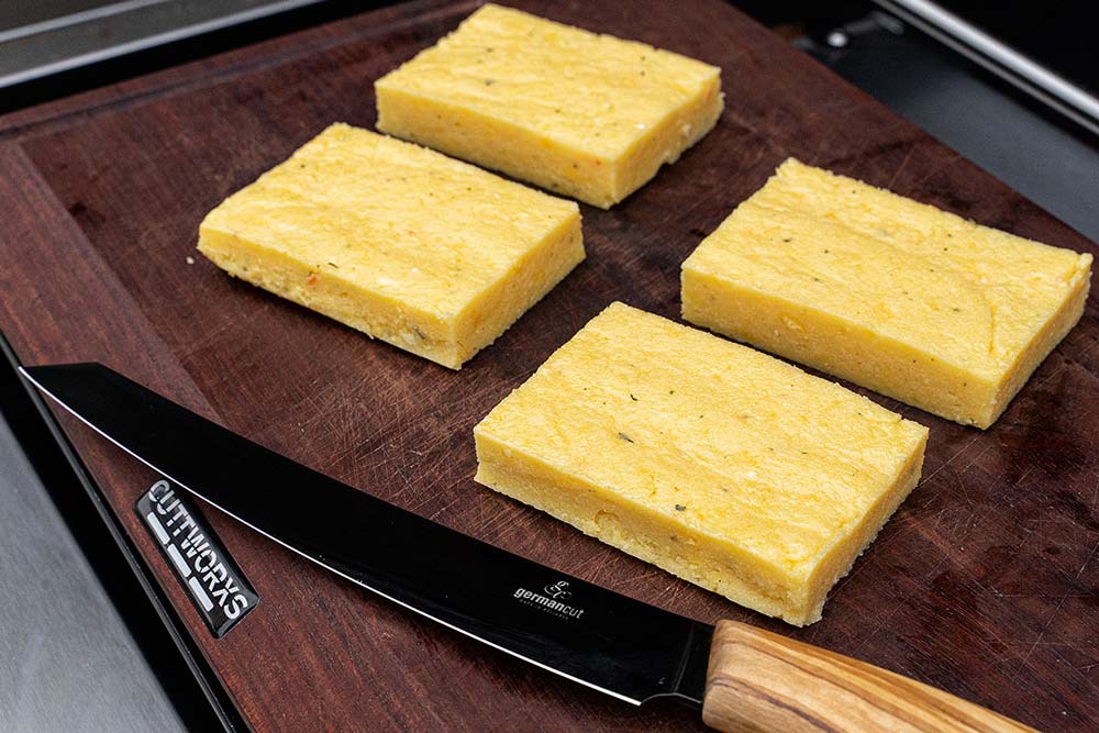 Polenta schneiden