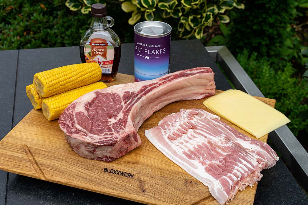 Bacon Wrapped Corn mit Cheese Füllung und US Tomahawk Steak