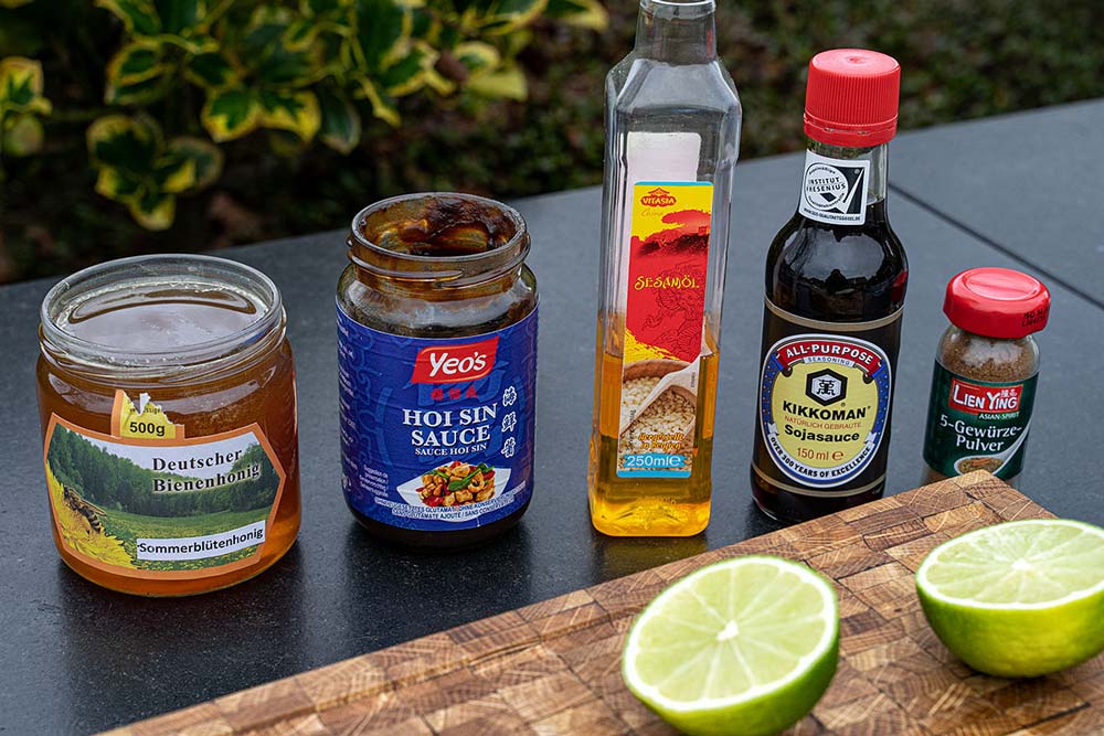 Alle o. a. Zutaten für die Asia Marinade bereitstellen.