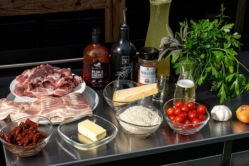 Bacon Wrapped Kachelfleisch mit Tomaten-Kräuter-Risotto