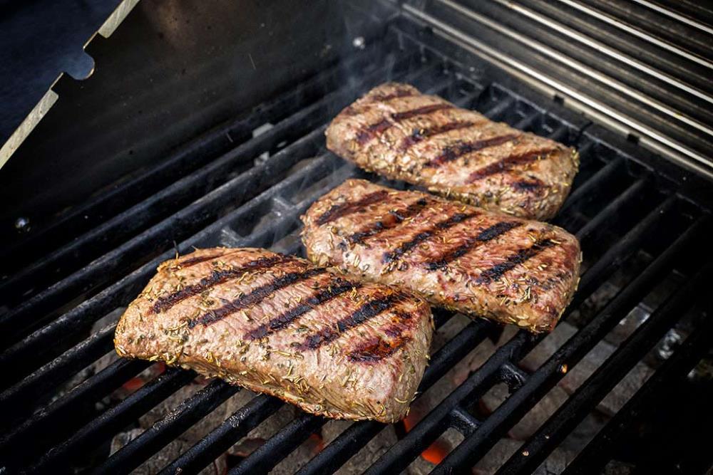 Ein Branding der Spitzenklasse mit den Gussrosten von Schickling Grill