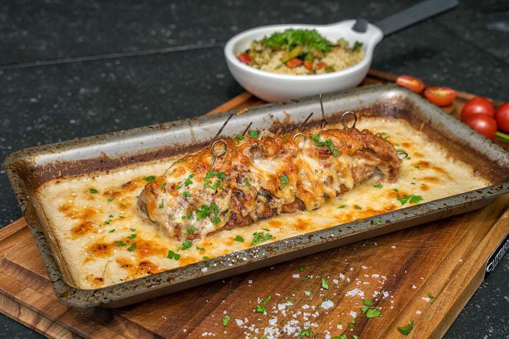 Die Grillschale XL kann auch als Auflaufform genutzt werden