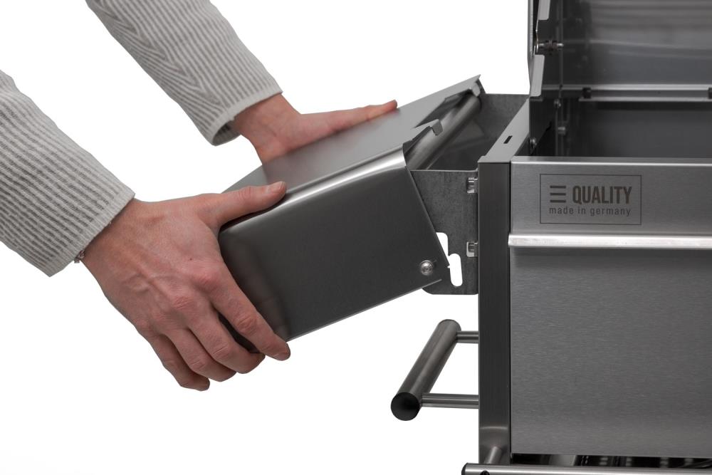 Der Ablagetisch ist abklappbar