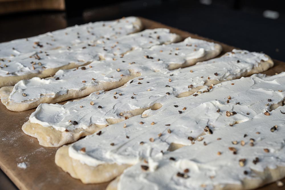 Crème fraîche auftragen