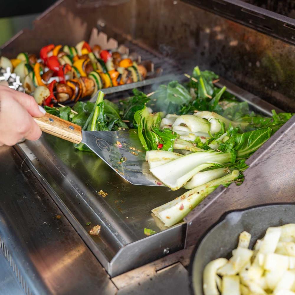 Die Plancha erweitert deine Grillmöglichkeiten
