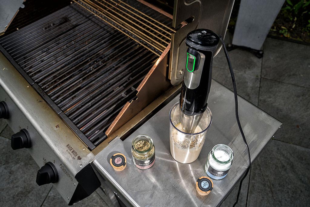 Lamm-Chops mit weiße Bohnencreme an Bärlauch-Pesto Bild 1