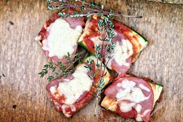 Zucchini Pizza vom Grill