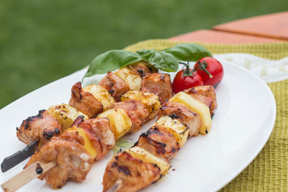 Hähnchen-Ananas-Bacon-Spieße