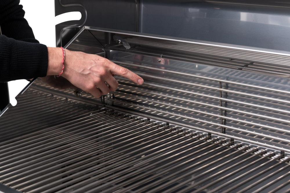 Das zur Seite geklappte Warmhalterost