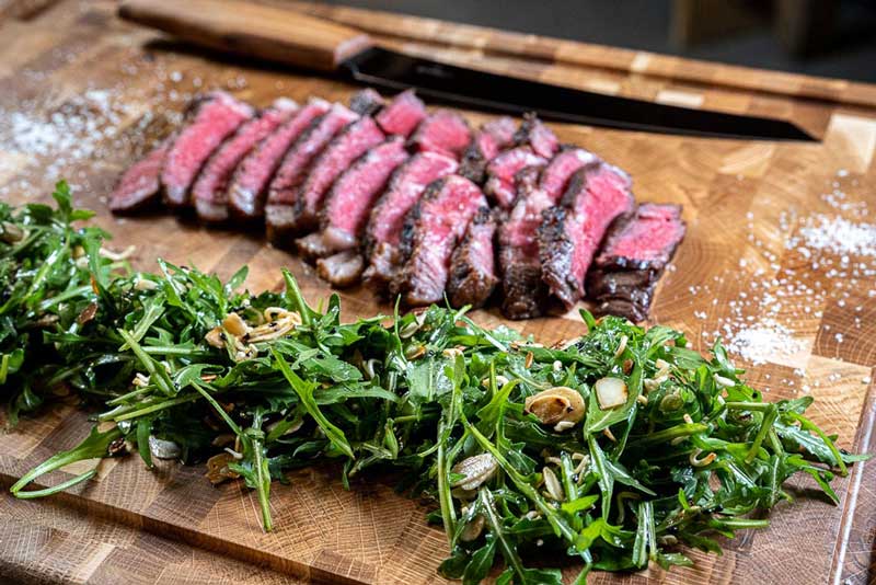 Rucola Salat an Wagyu Ribeye