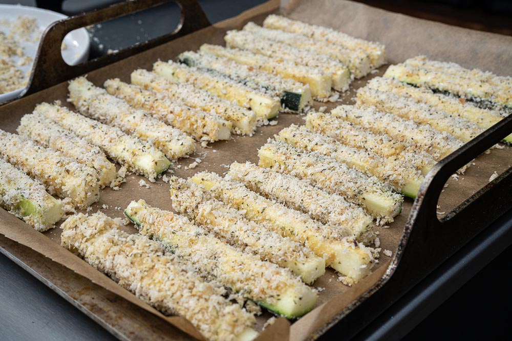 Zucchinistifte panieren
