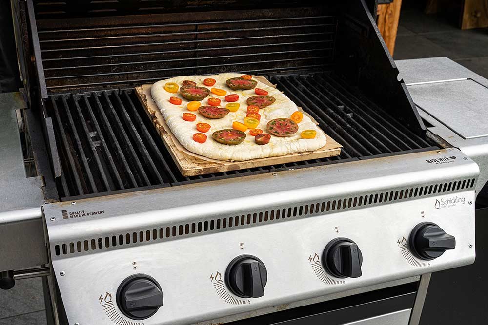 Tomaten Focaccia auf dem Grill backen