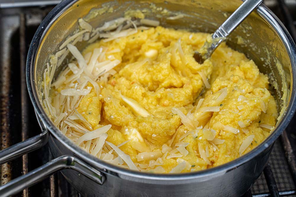 Butter und Parmesan unterrühren